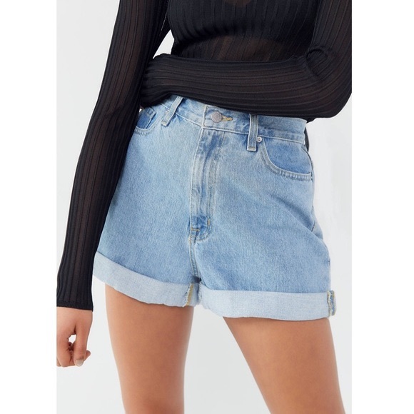 Urban Outfitters BDG Light Wash Mom High Rise Shorts Size 24 - Vintage Style - Picture 4 of 13